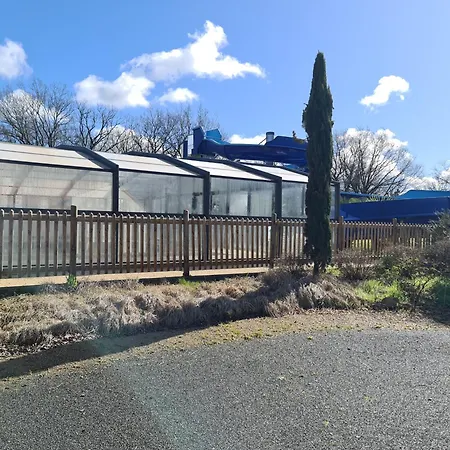 Apartment Mobil Climatise, Wi-fi, 30 Minutes Du Puy Dufou, Proche De La Piscine La Boissiere-de-Montaigu